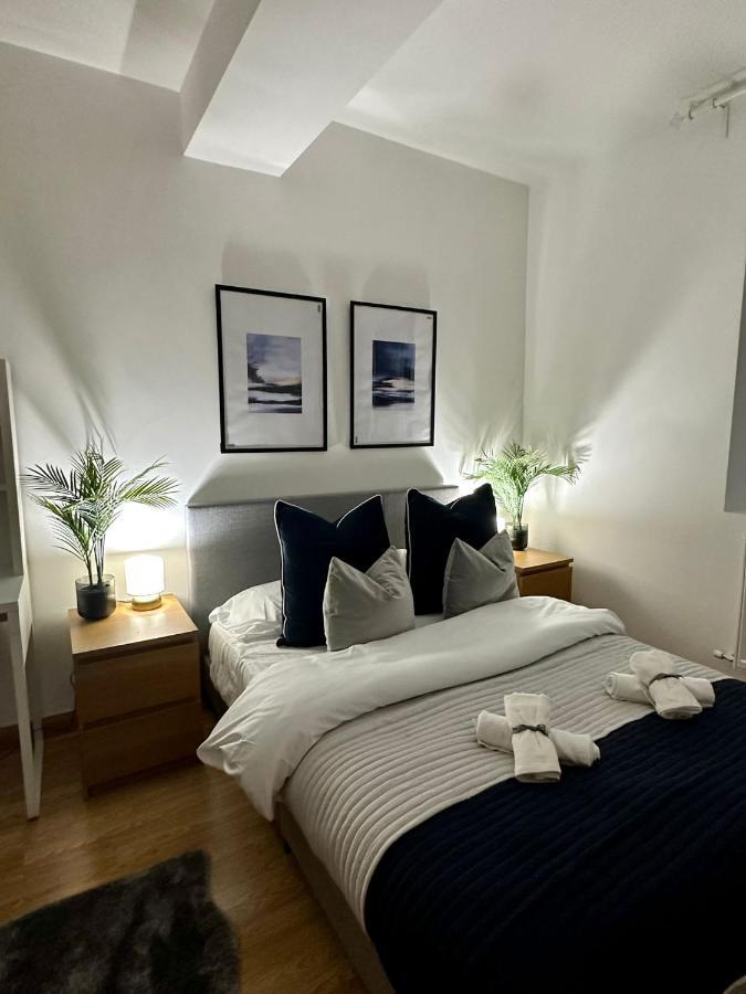 Retreat To A Stylish Ensuite In Лондон Екстер'єр фото