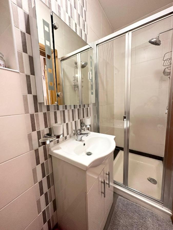 Retreat To A Stylish Ensuite In Лондон Екстер'єр фото