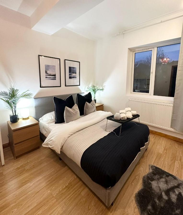 Retreat To A Stylish Ensuite In Лондон Екстер'єр фото
