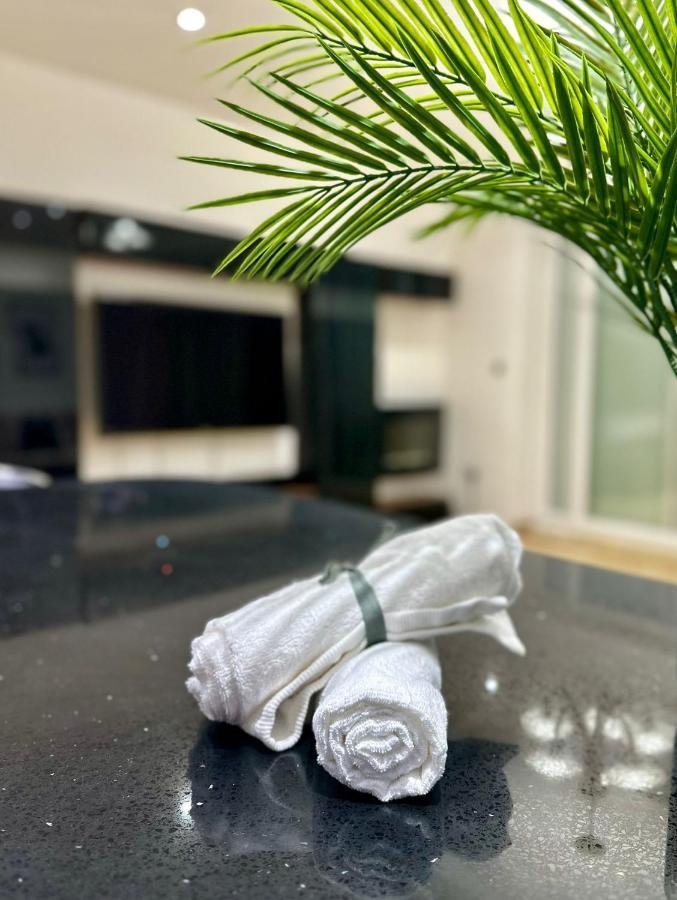 Retreat To A Stylish Ensuite In Лондон Екстер'єр фото