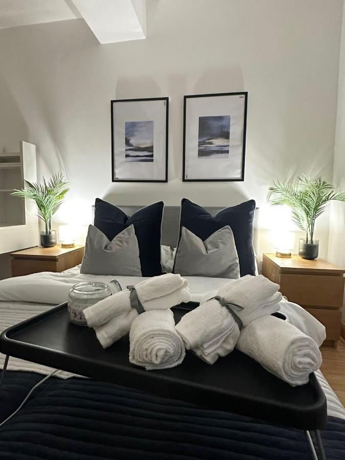 Retreat To A Stylish Ensuite In Лондон Екстер'єр фото
